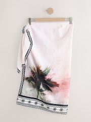 أسود/أبيض ـ طبعة شجر نخيل على الحواف - رداء سارونج طويل - صورة 5 من 7