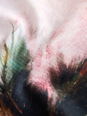 أسود/أبيض ـ طبعة شجر نخيل على الحواف - رداء سارونج طويل - صورة 6 من 7