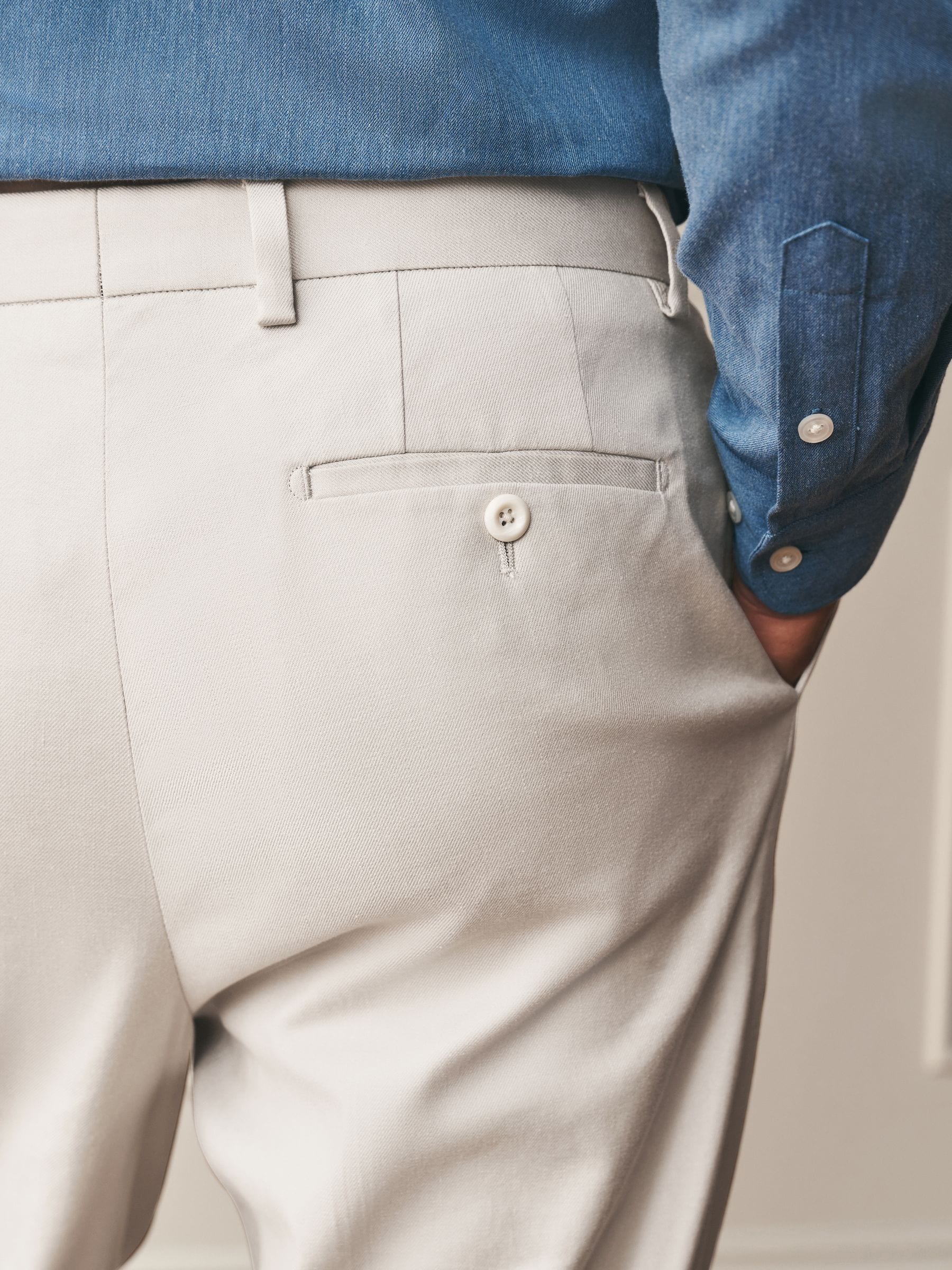 パンツ Cornier WASHED LINEN TWILL 2-TUCK PANTS Buy Neutral Relaxed Fit Archive Pleated Cotton Linen Twin Pleat