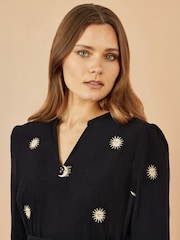 Yumi Cosmic Embroidery Cord Midi Shirt Dress - Imagem 3 de 4