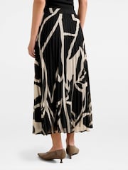 Forever New Black Elsie Belted Pleated Skirt - Image 2 of 5