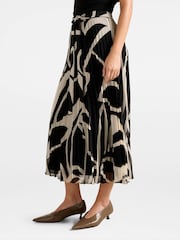 Forever New Black Elsie Belted Pleated Skirt - Image 4 of 5