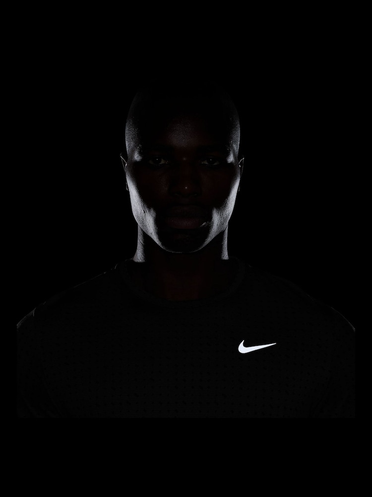 Nike Black Miler Breathe Dri-FIT Running T-Shirt - Image 6 of 6