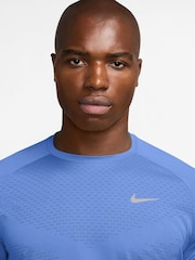 Nike Royal Pulse Blue Dri-FIT Stride Running T-Shirt - Image 3 of 4