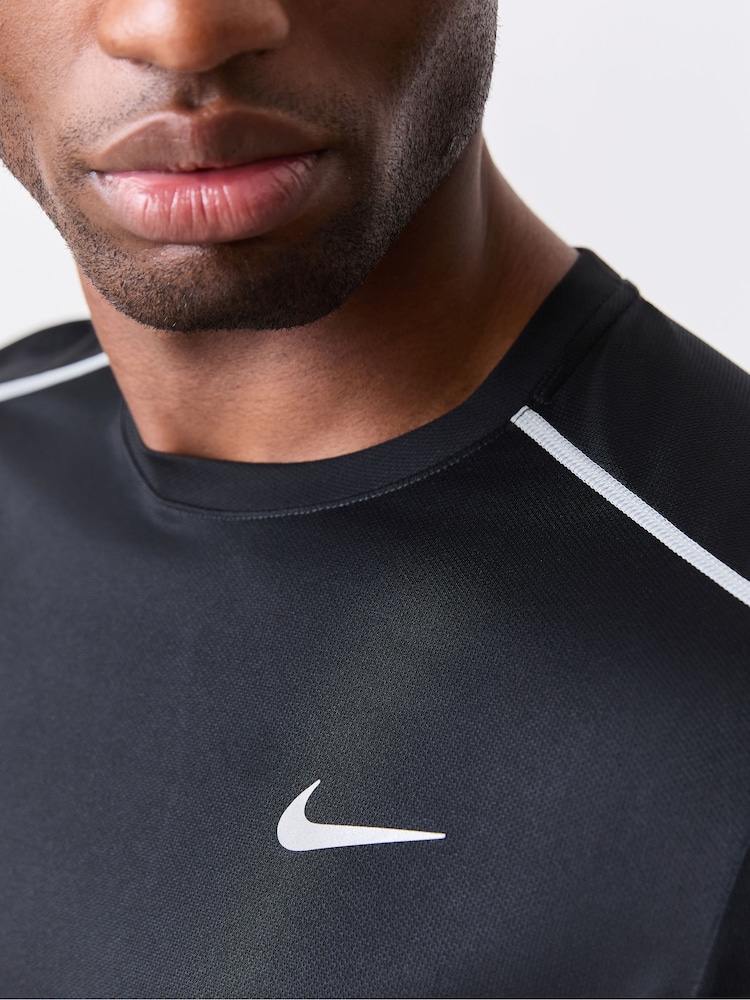 Nike Black Miler Dri-FIT UV Running T-Shirt - Image 4 of 4 Nike Black Miler Dri-FIT UV Running T-Shirt - Image 4 of 4