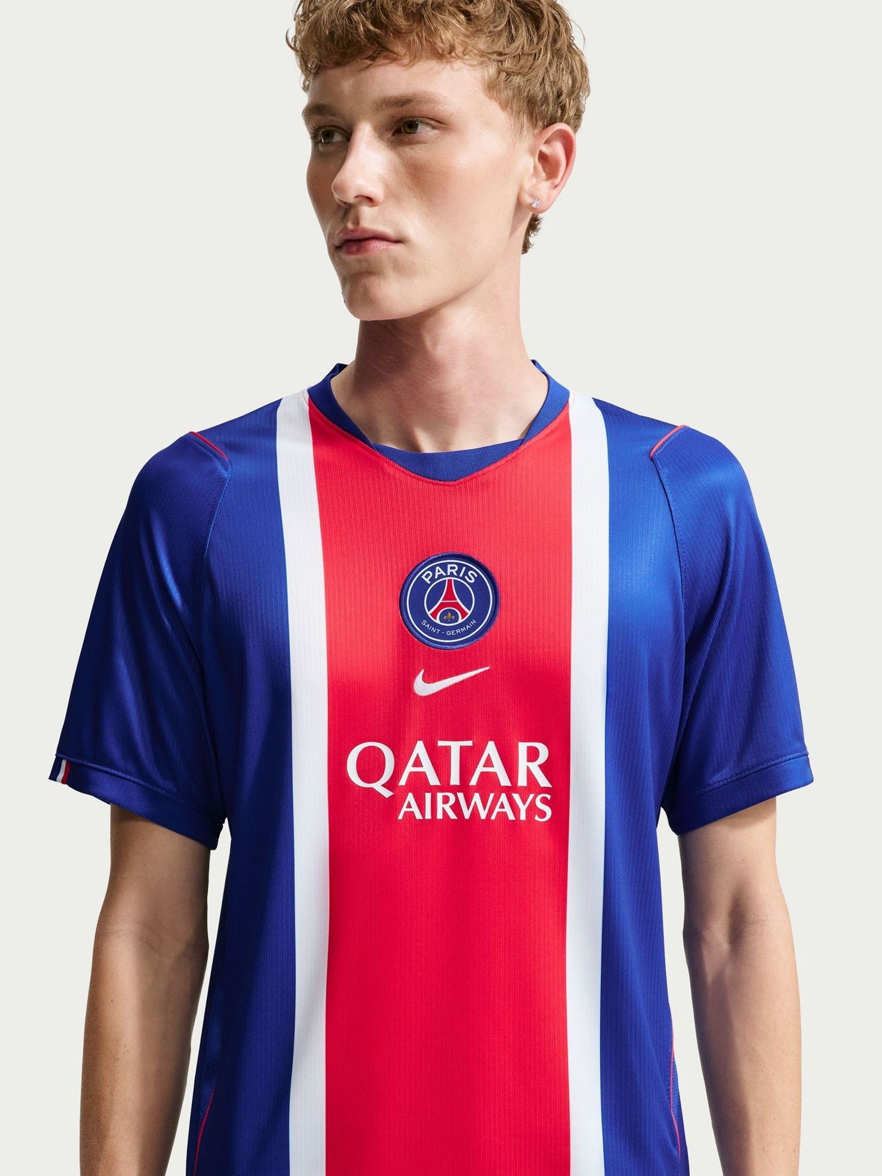 Comprar Nike PSG 26/27 Stadium Football Shirt from Next Brazil