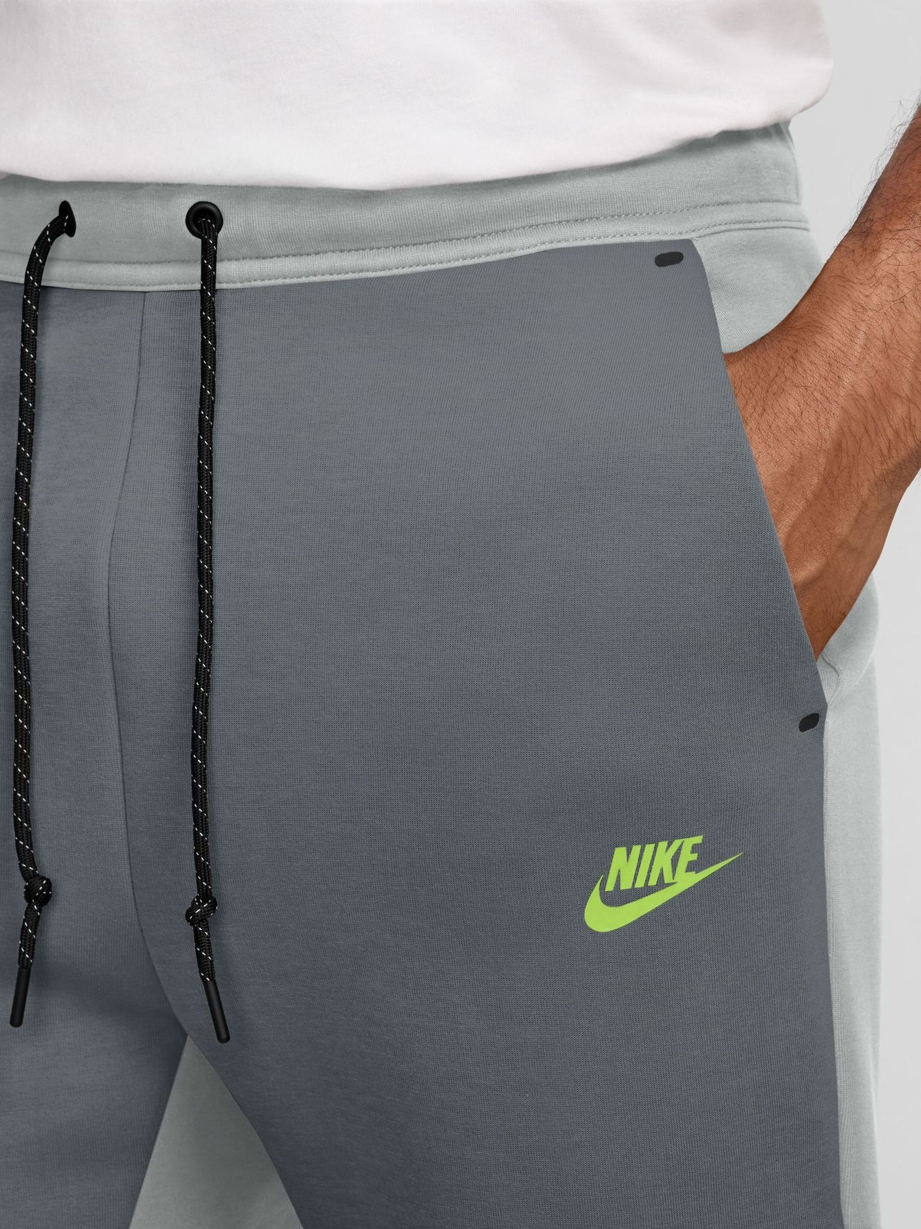 nike tech fleece joggers smoke grey