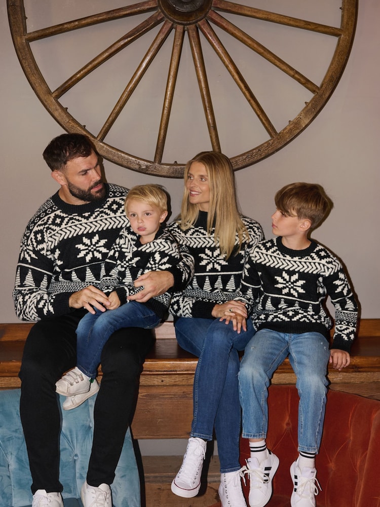 The Little Tailor Chunky Two Tone Fairisle Jumper - Image 3 of 3 The Little Tailor Chunky Two Tone Fairisle Jumper - Image 3 of 3