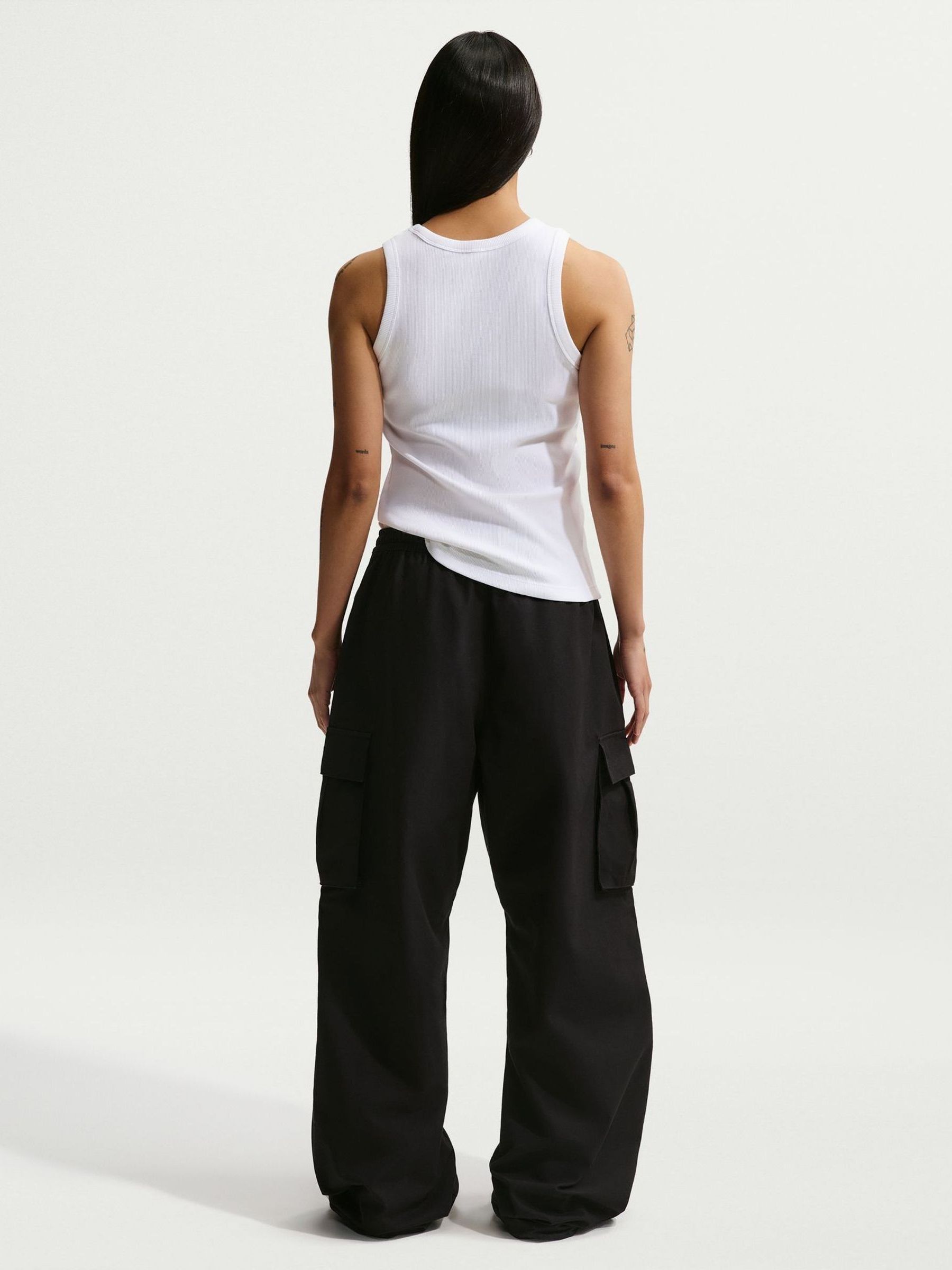 Next：日本 ホワイト - Nike リブ編み レーサーバック タンクトップ