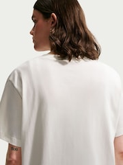 Nike Neutral Logo Graphic Oversized T-Shirt - Image 4 of 5