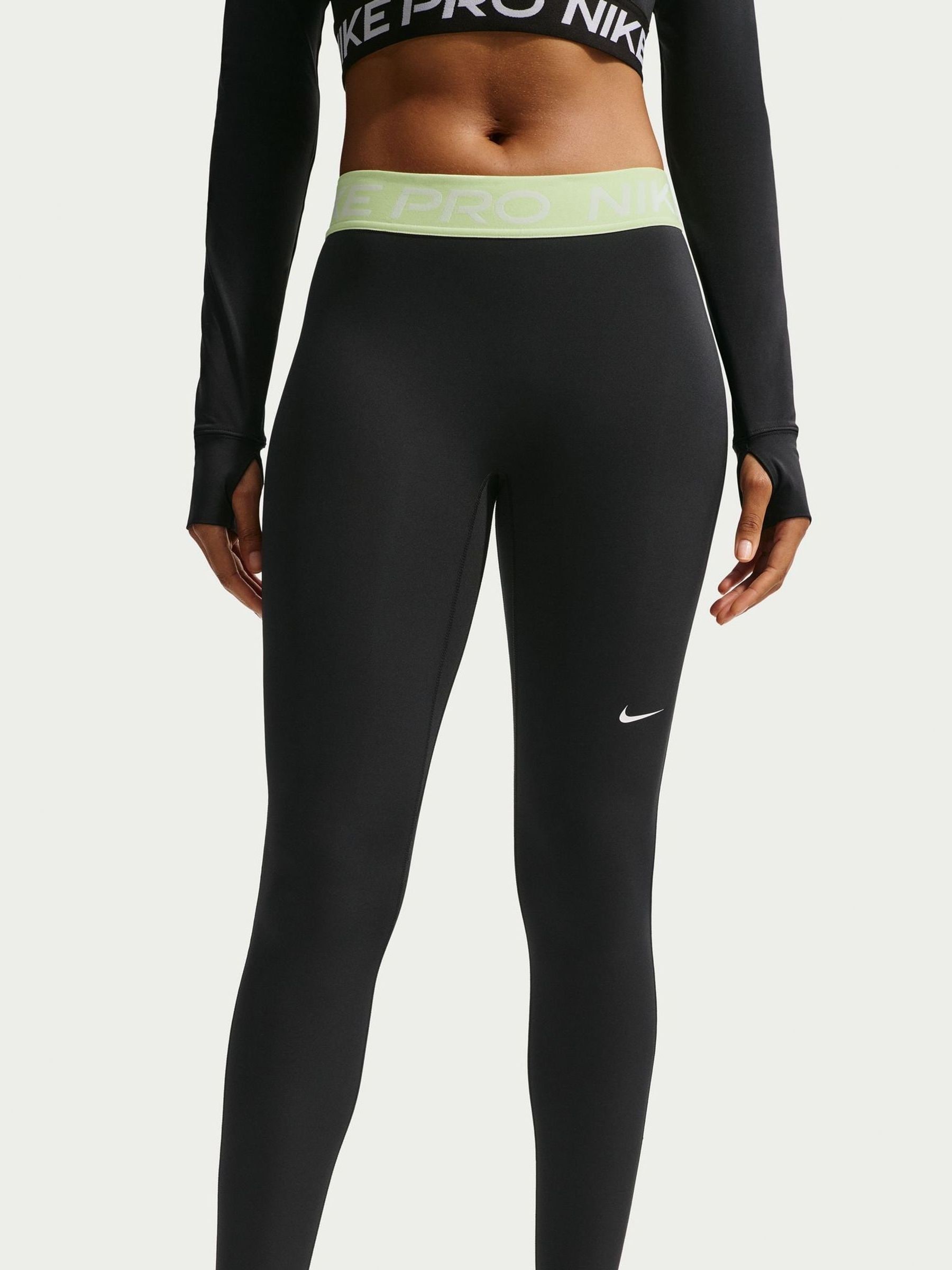 Next：日本 ブラック/Barely Volt - Nike Pro ミッドライズ フル