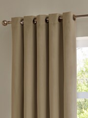 Furn The Ultimate Velvet 100% Blackout Eyelet Curtains - صورة 5 من 7