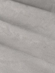 Furn The Ultimate Velvet 100% Blackout Eyelet Curtains - صورة 7 من 7