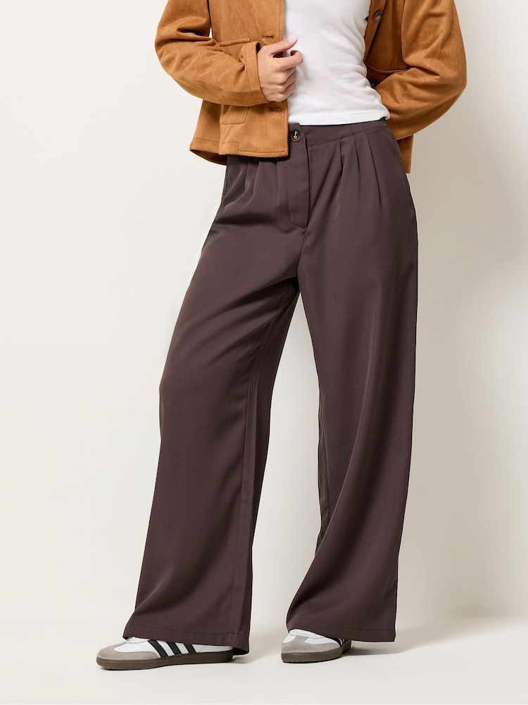PixieGirl Petite Brown Pleated Front Wide Leg Trousers - Image 2 of 5