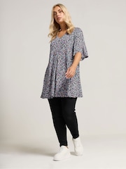 Yours Curve Black Pleated Swing Top - Image 2 of 5
