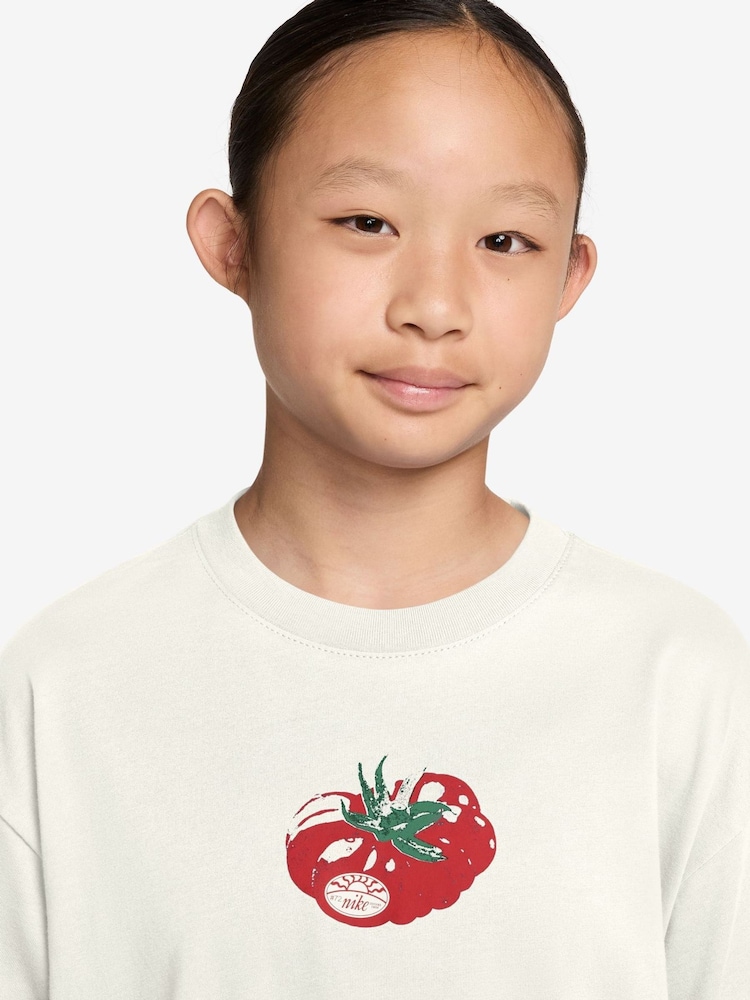 Nike White Sportswear T-Shirt - Image 3 of 3 Nike White Sportswear T-Shirt - Image 3 of 3