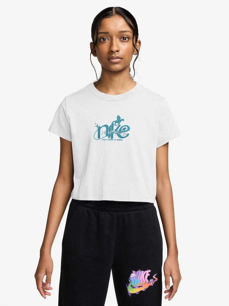 Nike White Sportswear T-Shirt - Image 1 of 3 Nike White Sportswear T-Shirt - Image 1 of 3