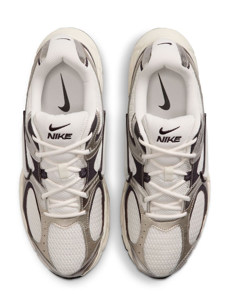 Nike Silver/Black V5 Vomero Trainers - Image 8 of 8