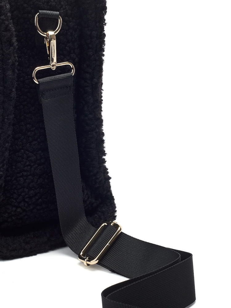 Moda in Pelle Black Jemima Faux Shearling Tote Bag - Image 4 of 4 Moda in Pelle Black Jemima Faux Shearling Tote Bag - Image 4 of 4