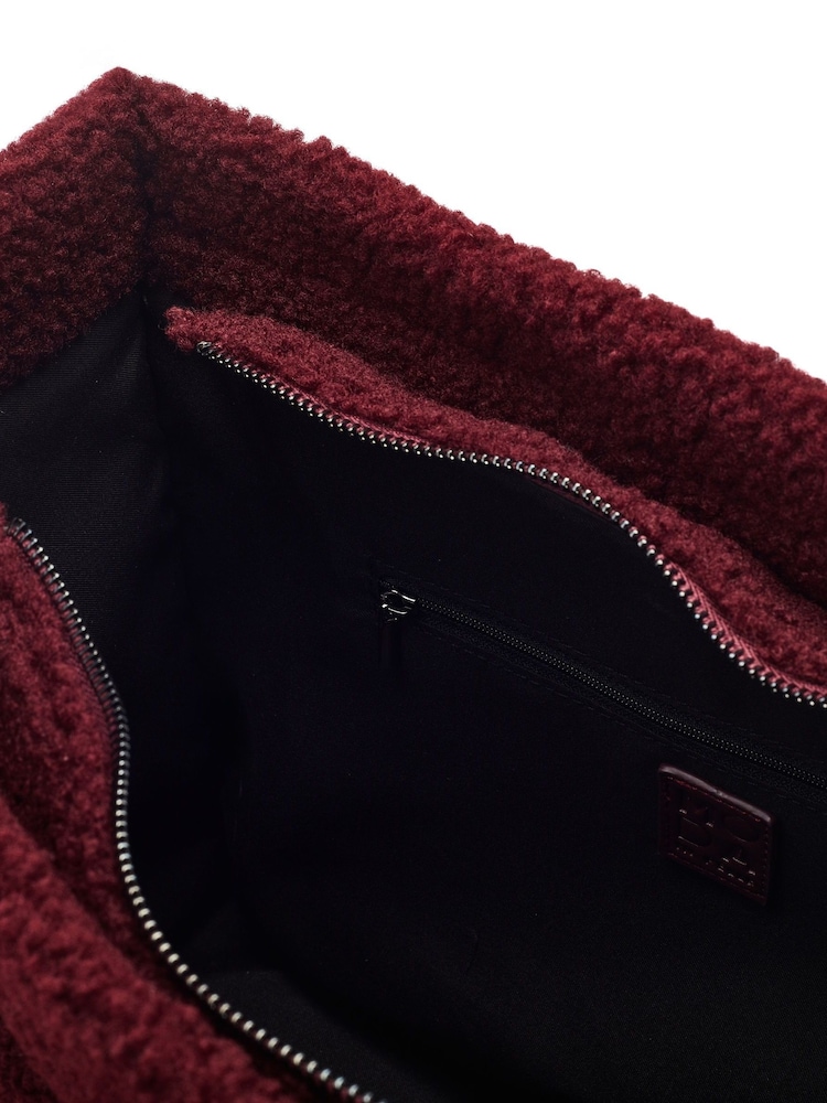 Moda in Pelle Red Jemima Faux Shearling Tote Bag - Image 4 of 4 Moda in Pelle Red Jemima Faux Shearling Tote Bag - Image 4 of 4