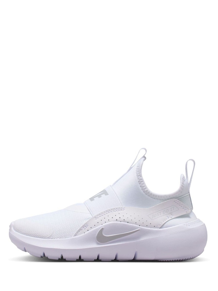Nike White Junior Flex Runner 4 Trainers - Image 2 of 11 Nike White Junior Flex Runner 4 Trainers - Image 2 of 11