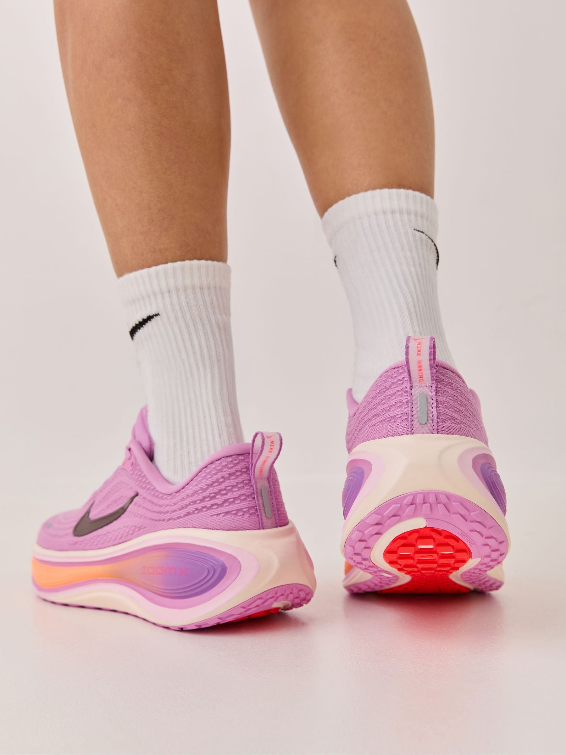 Kjøp Lilla - Nike Vomero Plus Road Running-sko from Next Norway