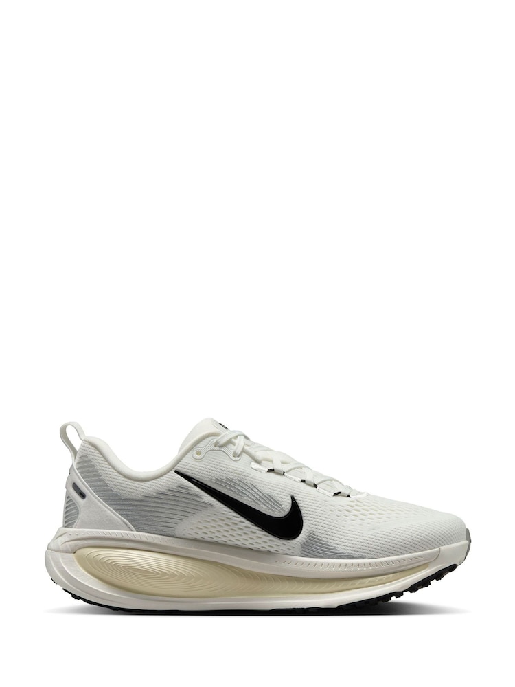 Nike White/Black Vomero 18 Road Running Trainers - Image 1 of 11 Nike White/Black Vomero 18 Road Running Trainers - Image 1 of 11