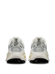 Nike White/Black Vomero 18 Road Running Trainers - Image 2 of 11