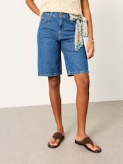 FatFace Jordan Rinse Wash Longline Denim Shorts - Image 4 of 6