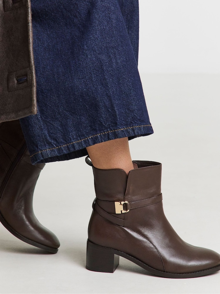 JD Williams Brown Extra Wide Fit Low Block Heel Real Leather Ankle Boots With Metal Trim - Image 1 of 4 JD Williams Brown Extra Wide Fit Low Block Heel Real Leather Ankle Boots With Metal Trim - Image 1 of 4