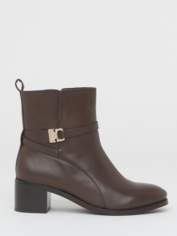 JD Williams Brown Extra Wide Fit Low Block Heel Real Leather Ankle Boots With Metal Trim - Image 2 of 4 JD Williams Brown Extra Wide Fit Low Block Heel Real Leather Ankle Boots With Metal Trim - Image 2 of 4