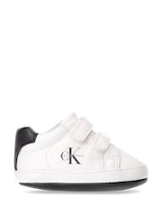 حذاء رياضي بقبة منخفضة بشريط لاصق من Calvin Klein - Image 1 of 5