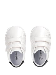 حذاء رياضي بقبة منخفضة بشريط لاصق من Calvin Klein - Image 2 of 5