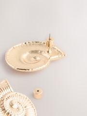 Goudkleurig - Shell Stud Earrings - Afbeelding 5 van 6