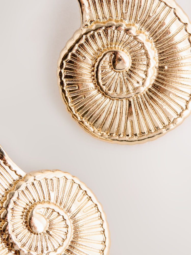 Goudkleurig - Shell Stud Earrings - Afbeelding 6 van 6