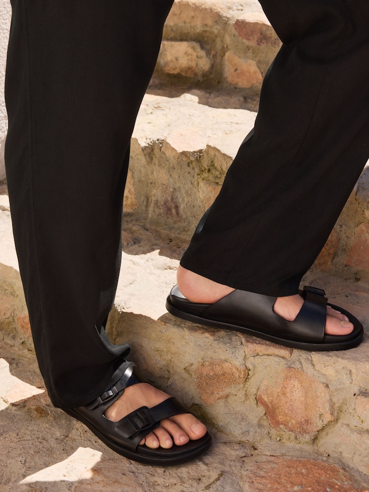 Schwarz - Ledersandalen mit zwei Schnallenriemen - Bild 8 von 8 Schwarz - Ledersandalen mit zwei Schnallenriemen - Bild 8 von 8