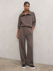 Marrón topo - Reiss Laney Premium Interlock Wide-Leg Joggers - Imagen 1 de 7