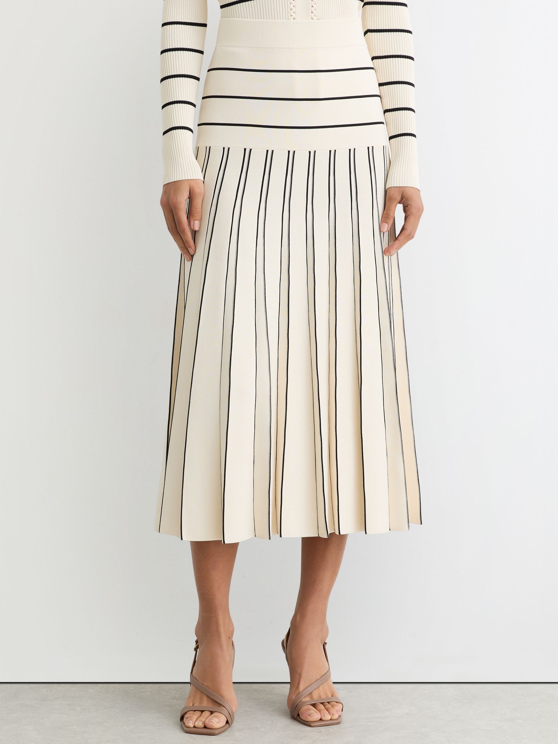 Eaphi WAVE LINE COCOON SKIRT アイボリー サイズ2 Buy Reiss Ivory/Black Alice Knitted Stripe Pleated Midi Skirt from