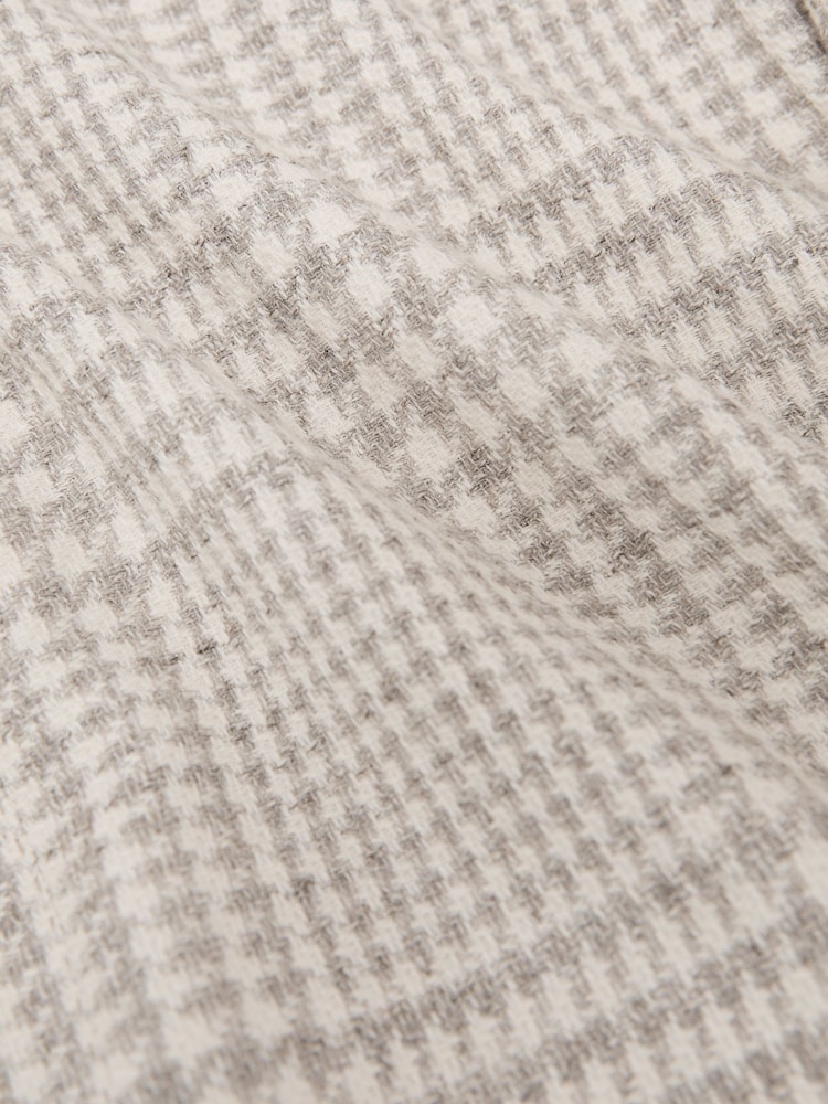 Reiss Bardo Cotton and Wool Single-Breasted Blazer Classic-Fit in Check - תמונה 8 מתוך 8 Reiss Bardo Cotton and Wool Single-Breasted Blazer Classic-Fit in Check - תמונה 8 מתוך 8