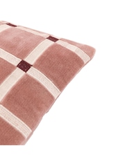 Gallery Home Mauve Suri Velvet Cushion - Image 5 of 6