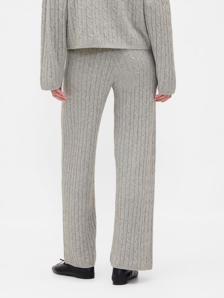 Gap Grey CashSoft Cable Knit Joggers - Image 2 of 4 Gap Grey CashSoft Cable Knit Joggers - Image 2 of 4