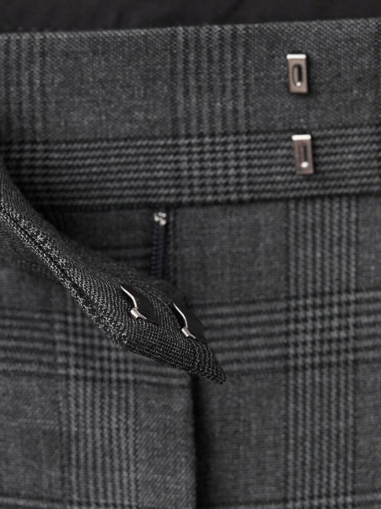 Mango Grey Trousers Teriyaki - Image 2 of 6 Mango Grey Trousers Teriyaki - Image 2 of 6