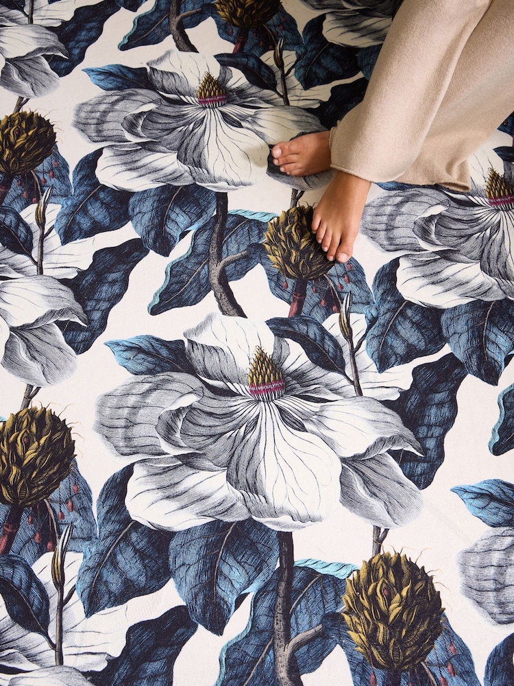 Hug Rug Navy Magnolia Garden Runner - Image 5 of 5