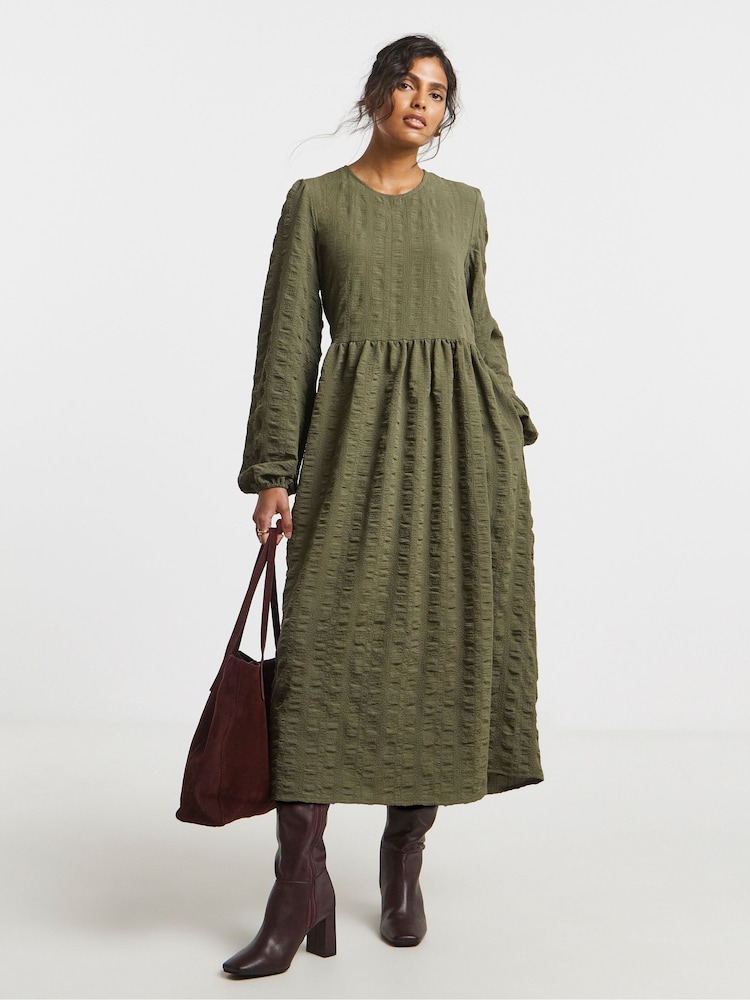Simply Be Green Textured Jersey Midi Dress With Pockets - Image 2 of 4 Simply Be Green Textured Jersey Midi Dress With Pockets - Image 2 of 4