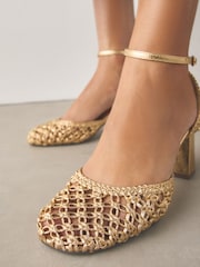 सुन - Forever Comfort® Floral Weave Block Heels - 7मध्ये 7 तस्बिर