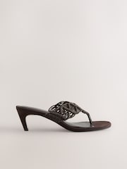 Schokoladenbraun - Forever Comfort® Crochet Toe Post Heels - Bild 6 von 10