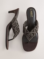 Schokoladenbraun - Forever Comfort® Crochet Toe Post Heels - Bild 7 von 10