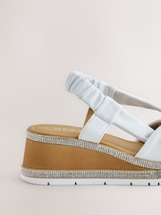 أبيض - Forever Comfort® Open Toe Wedge Sandals With Sparkle Trim - صورة 11 من 11