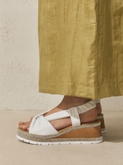 أبيض - Forever Comfort® Open Toe Wedge Sandals With Sparkle Trim - صورة 6 من 11