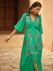 Love & Roses Embroidered V-Neck Midi Dress - 画像 4 / 4